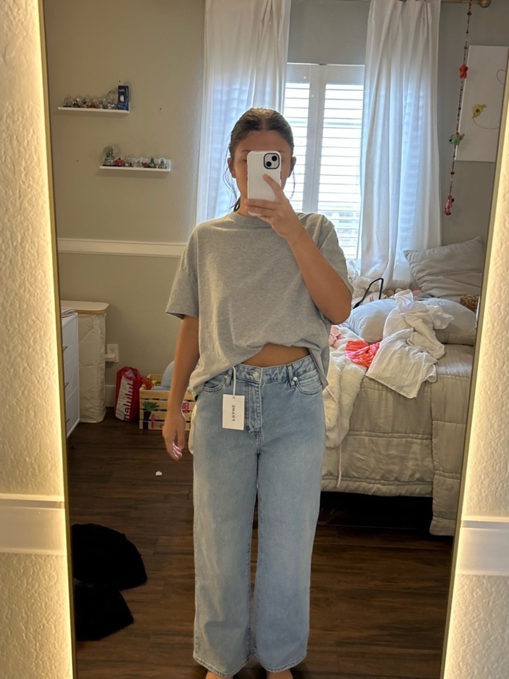 FRAME Light Wash Wide Leg Jeans MAJOR DISCOUNT 118 DOLLARS OFF!!